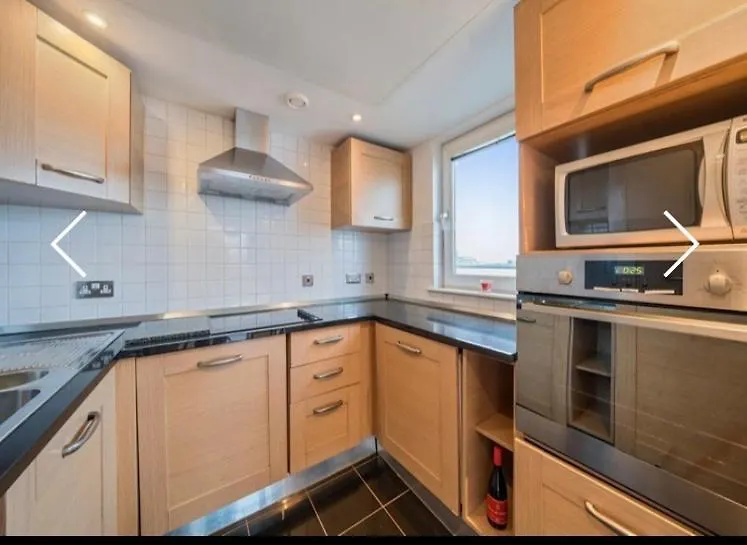 Amazing River View 2 Bedroom Apartment, Sleeps 6 , Balcony And Parking لندن 0*,  المملكة المتحدة