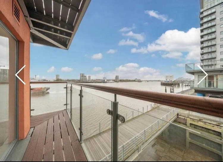 Amazing River View 2 Bedroom Apartment, Sleeps 6 , Balcony And Parking لندن المملكة المتحدة