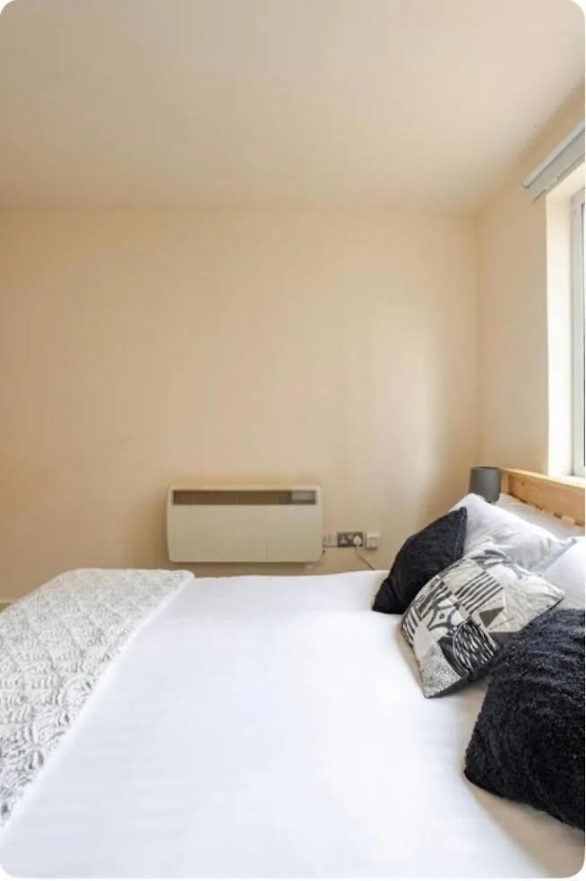 Amazing River View 2 Bedroom Apartment, Sleeps 6 , Balcony And Parking لندن شقة