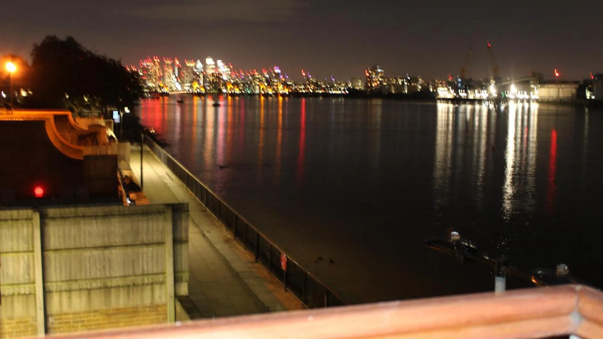 Apartment Amazing River View 2 Bedroom Apartment, Sleeps 6 , Balcony And Parking London United Kingdom