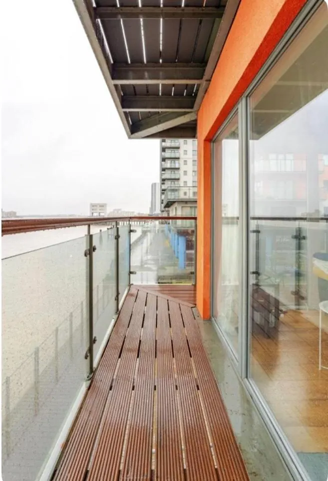 Apartment Amazing River View 2 Bedroom Apartment, Sleeps 6 , Balcony And Parking London