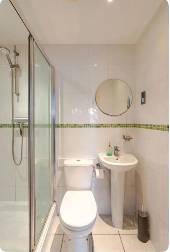 Apartment Amazing River View 2 Bedroom Apartment, Sleeps 6 , Balcony And Parking London