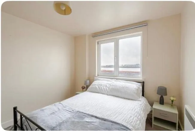 Apartment Amazing River View 2 Bedroom Apartment, Sleeps 6 , Balcony And Parking London