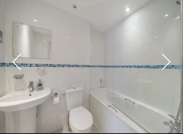 Amazing River View 2 Bedroom Apartment, Sleeps 6 , Balcony And Parking London 0*,
